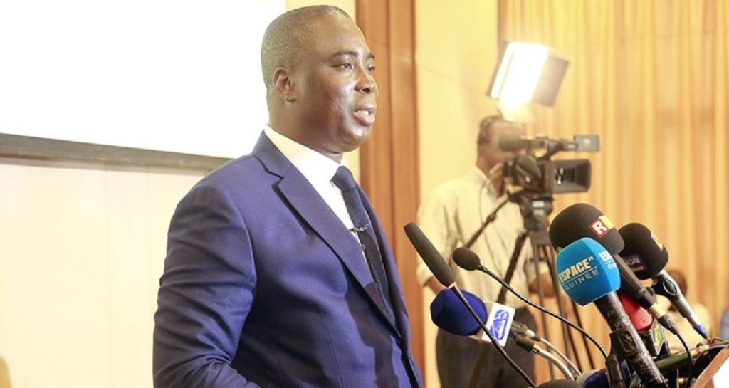 Le ministre des Hydrocarbures s'explique: «on aurait pu aller jusqu'à 12 mille» par litre