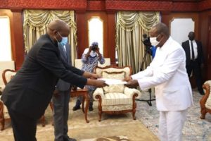 Diplomatie : Alpha Condé reçoit deux nouveaux ambassadeurs