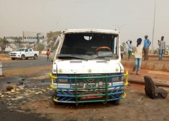 Drame à Dubréka : une collision entre un camion et un minibus fait une dizaine de morts et de blessés (source)
