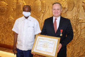 Tribune-Les discours incohérents d'Alpha Condé