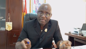 Lansana Komara, un ministre usurpateur de titre qui se mue en donneur de leçons (Tribune)