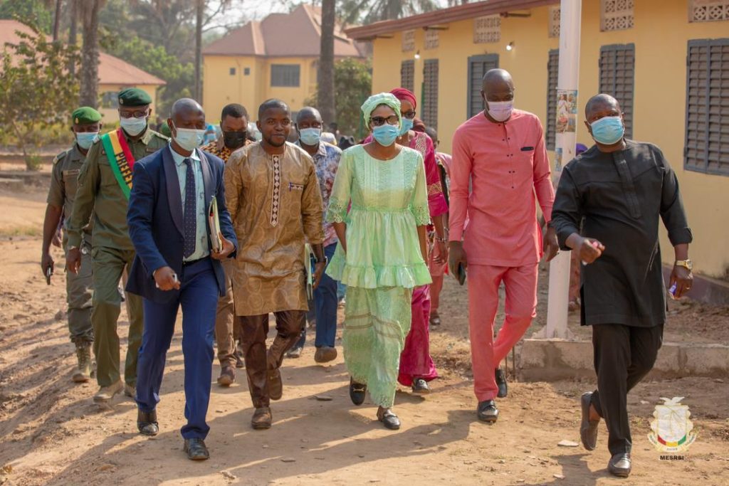 Tournée dans les universités et centres de recherches: la ministre et sa suite à Kindia