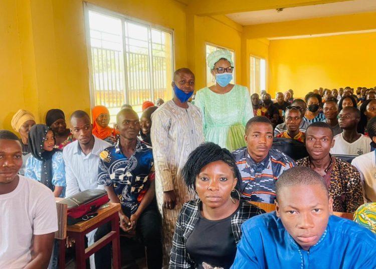 Tournée dans les universités et centres de recherches: la ministre et sa suite à Kindia