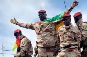Les Guinéens d’Angola interpellent le président Doumbouya: jusqu’à 400 dollars pour un passeport qui n’arrive jamais…(Témoignage)