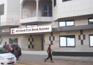 Finances: l'APB rassure les usagers des banques (communiqué)