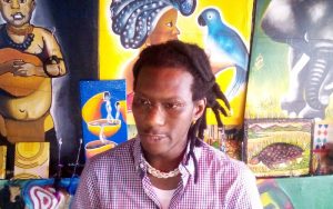 Littérature: Lamine Kourouma dit Lonkassia fait la dédicace de trois œuvres