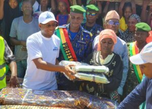 Feu mystérieux à Santy (Boffa): l’ANGUCH vole au secours des sinistrés...