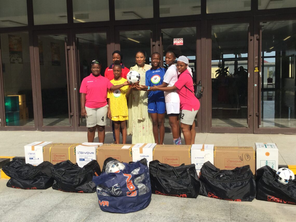 Accompagnement du football féminin: la fondation SMB-Winning offre de nouveaux équipements à l’académie sportive «Foot Elite»