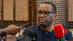 Les acteurs du football chez le Premier ministre: à quel prix «tout le monde a mis la balle à terre» ?