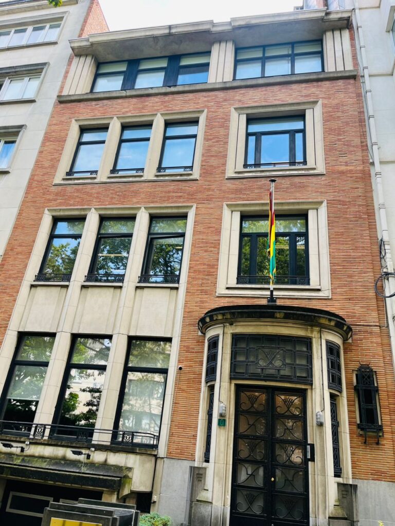 Ambassade de Guinée à Bruxelles : le calendrier des opérations d’enrôlement pour les passeports biométriques est désormais connu (Communiqué) COMMUNIQUE