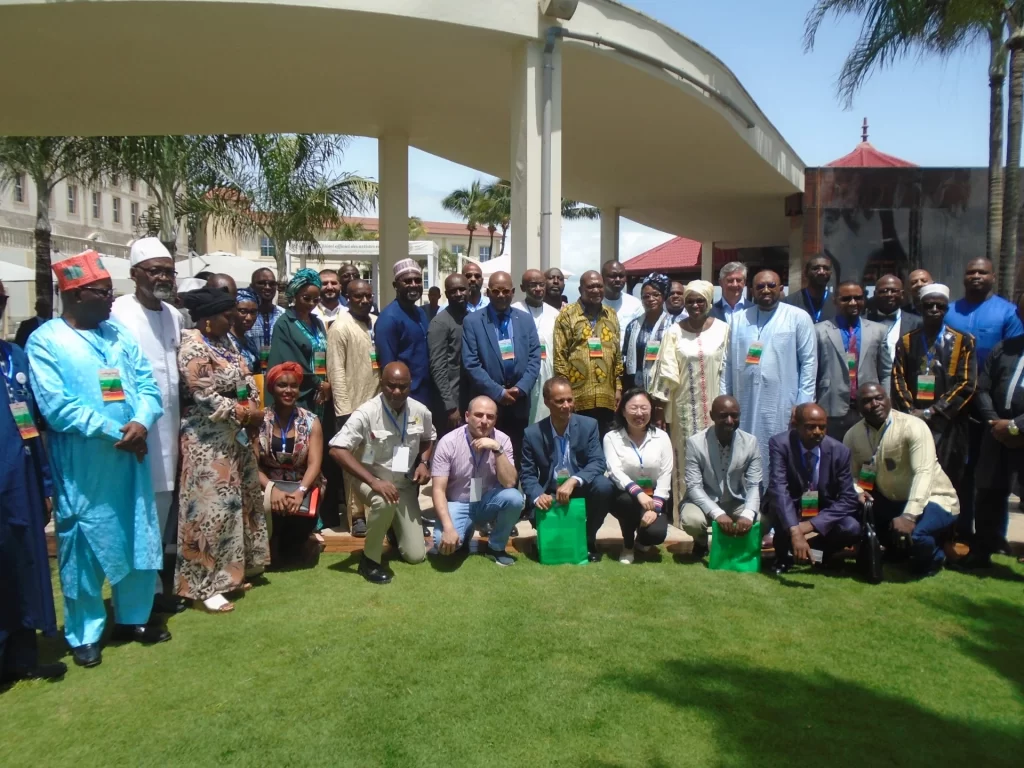 PLUS D’IMPACT MOINS D’IMAGE: Nous sommes au front, pas devant les caméras