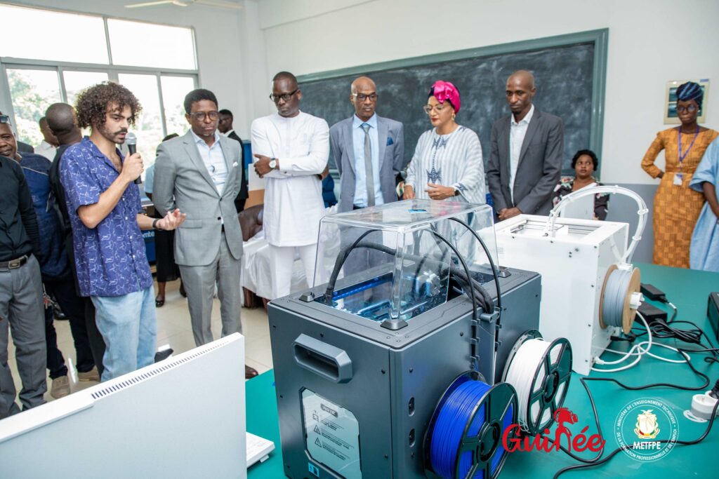 METFP - Ecole nationale des postes et telecommunication : le ministre Alpha Bacar Barry inaugure le fablab