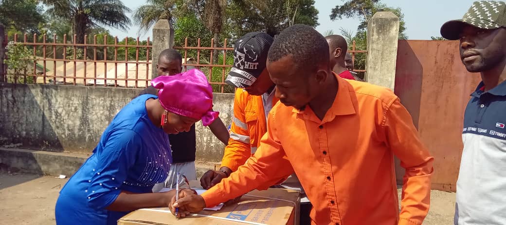 Maferinyah/Forécariah : Winning Consortium Simandou fait deux importants dons aux femmes de Morébaya et à la population de Tougandé