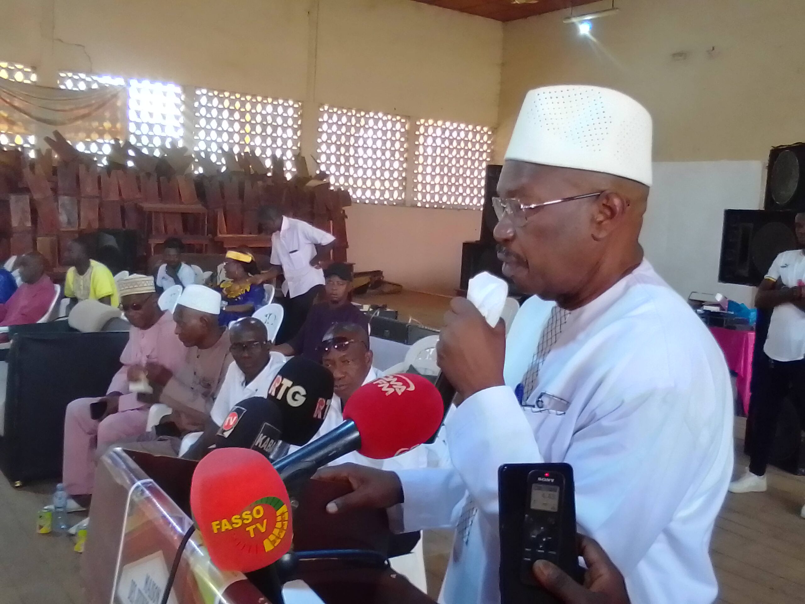 Dr Ousmane Kaba en conférence à Kankan: la transition économique de 1986 fut «très brutale et douloureuse»