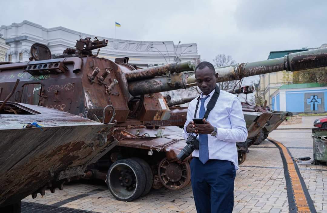 Ukraine : de nouvelles frappes font des dizaines de morts à Soumy...