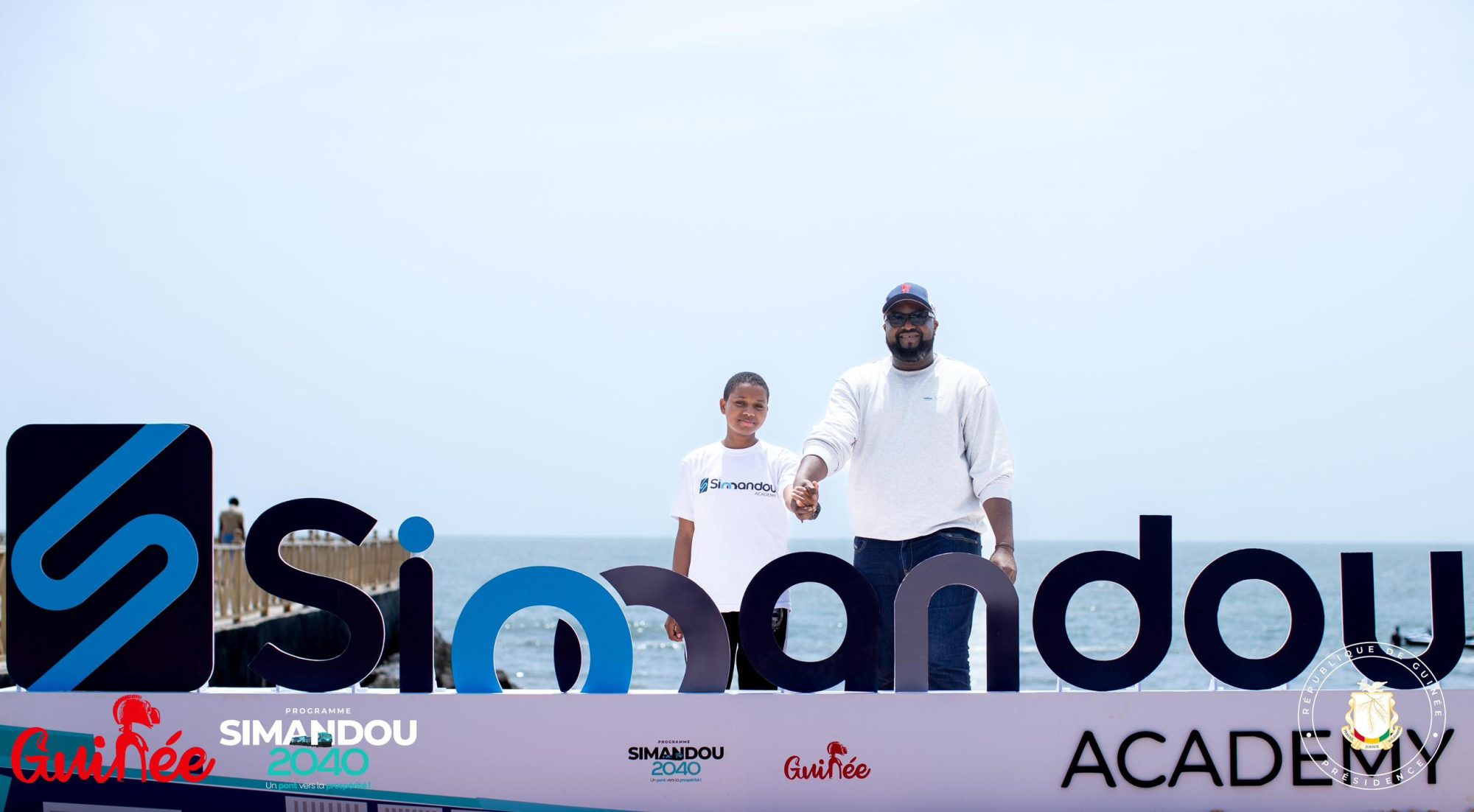 SIMANDOU ACADEMY : À travers l’initiative SIMANDOU ACADEMY, nous réaffirmons notre engagement à former les cadres guinéens et les générations futures, un élément clé pour garantir notre souveraineté.