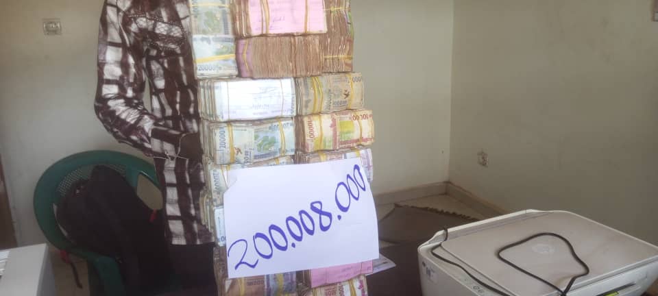 LONAGUI : un chauffeur de taxi de Kankan empoche plus de 200 millions GNF avec une mise de 10 000 GNF