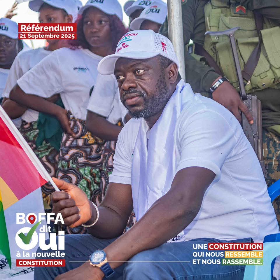 Charles Katy, Ex DGA de l'OGP en rabbatage dans les marchés de Conakry en faveur du Oui