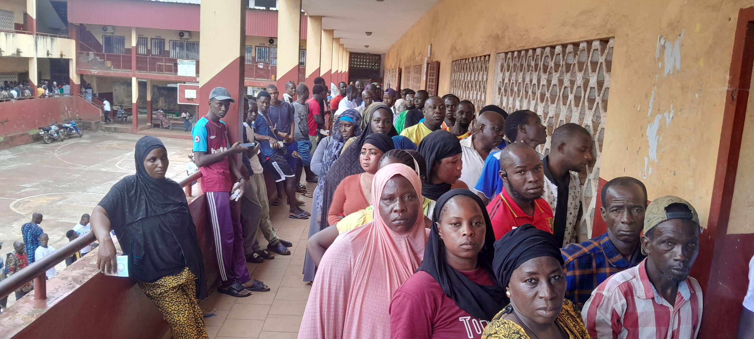 Carrière (Matam) : Forte affluence au centre de vote Africof