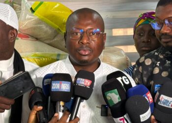 Conakry : Alseny Sékou Bangoura (GMD) offre 5 tonnes de riz aux responsables et habitants de Boulbinet pour le Ramadan