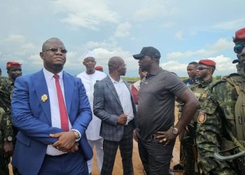 Occupation anarchique des mangroves à Gbessia : Charles Wright constate l’ampleur des dégâts
