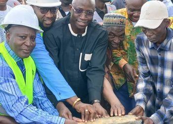 Coyah : l&rsquo;AGETIP lance la construction d&rsquo;un foyer des jeunes à Nasser (Wonkifong) et la clôture d&rsquo;une école primaire
