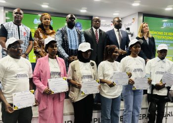 Guinée : l’AGUIPE remet des attestations à 292 jeunes entrepreneurs