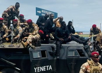 De retour à Conakry, le président Doumbouya s&rsquo;offre un bain de foule