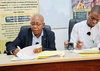 Géosciences: Ismaël Diakité finance 3 bourses pour le CEGA et appelle à la professionnalisation du secteur