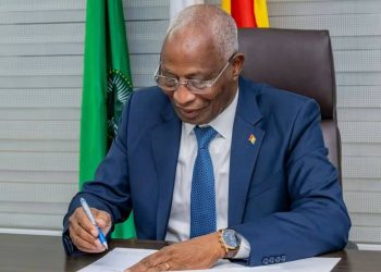 CAN 2032 et 2036 : Le Premier ministre a officiellement signé la candidature de la Guinée