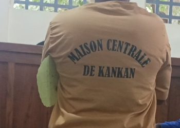Agression au couteau à Kankan: la présumée auteure écrouée après la mort du bébé de Damba Condé
