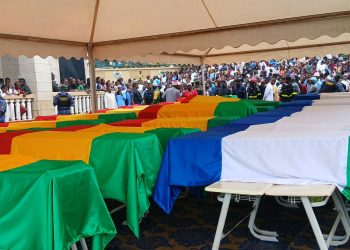 Cimetière de Bambeto : l’inhumation des victimes de l&rsquo;éboulement de Dar-es-Salam