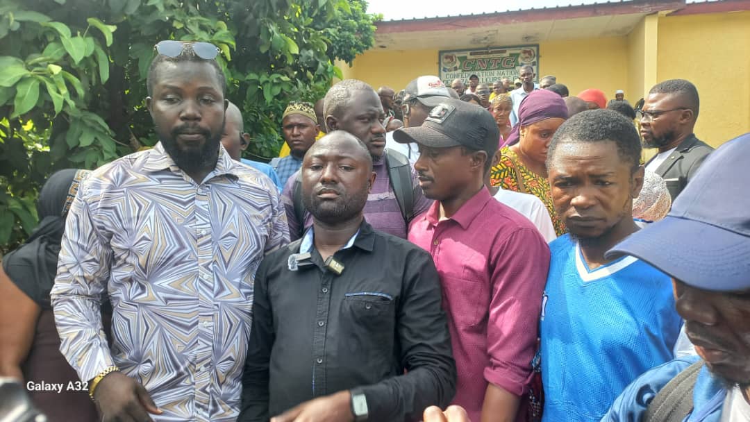Education nationale : des enseignants contractuels de Conakry font pression